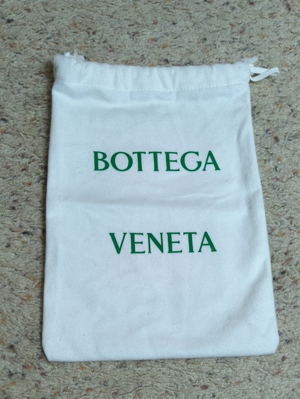 Bottega Veneta White Green Thick Felt Drawstring Medium Bag Dust